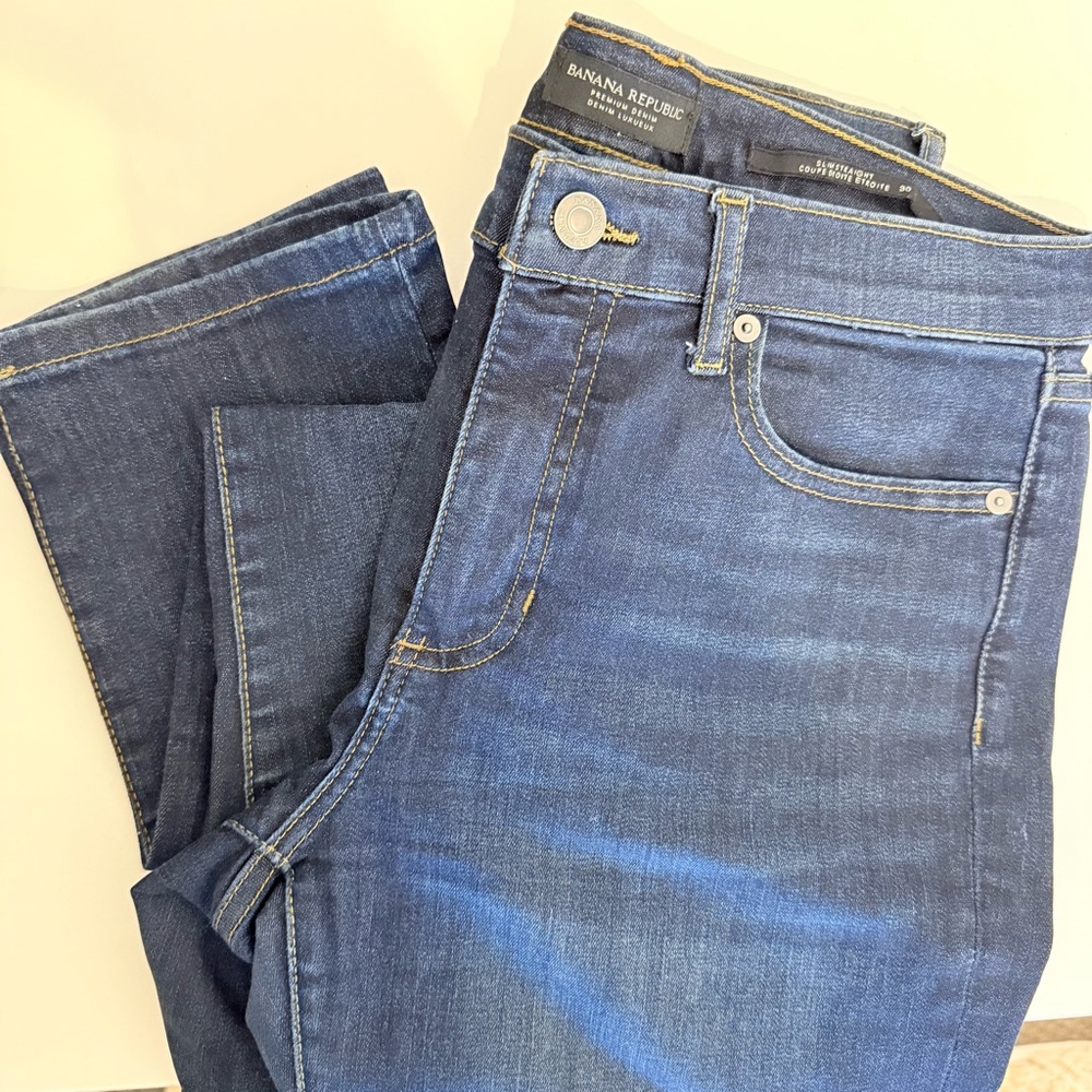 📦 MOVING SALE: Banana Republic Women's Dark Blue Slim Straight Jeans